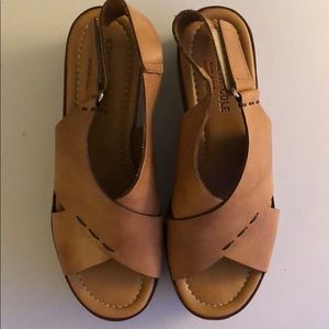 Kenneth Cole Nude platform sandals